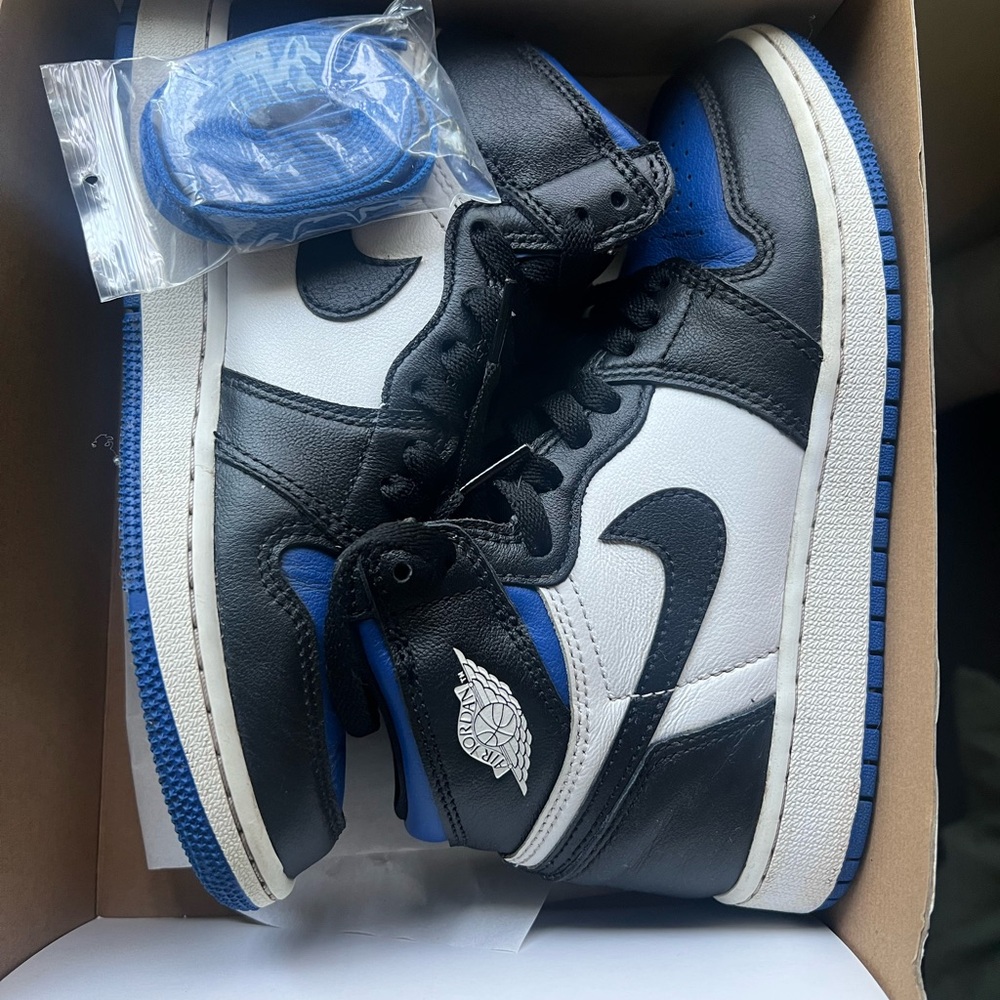 Air Jordan 1 Retro High OG 'Royal Toe'